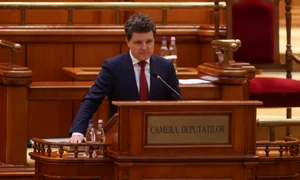 Şedinţa solemnă comună a Camerei Deputaţilor şi Senatului consacrată depunerii jurământului de către preşedintele ales al României, Nicuşor Dan, la Palatul Parlamentului din București. FOTO Inquam Photos / George Călin