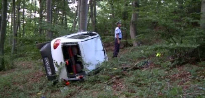 Bacău: Bebeluș mort într-un accident rutier produs de mama sa