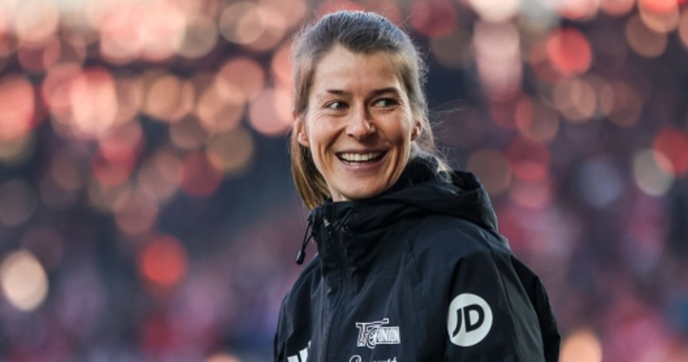 Moment istoric în fotbal: Marie-Louise Eta, prima femeia care antrenează o echipă masculină din top 5 ligi europene