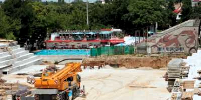 Sala Dinamo rămâne la pământ?