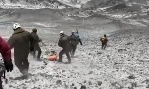 Un alpinist român a murit într o excursie pe vulcan SURSA X @CarabIIIRegion  jpg