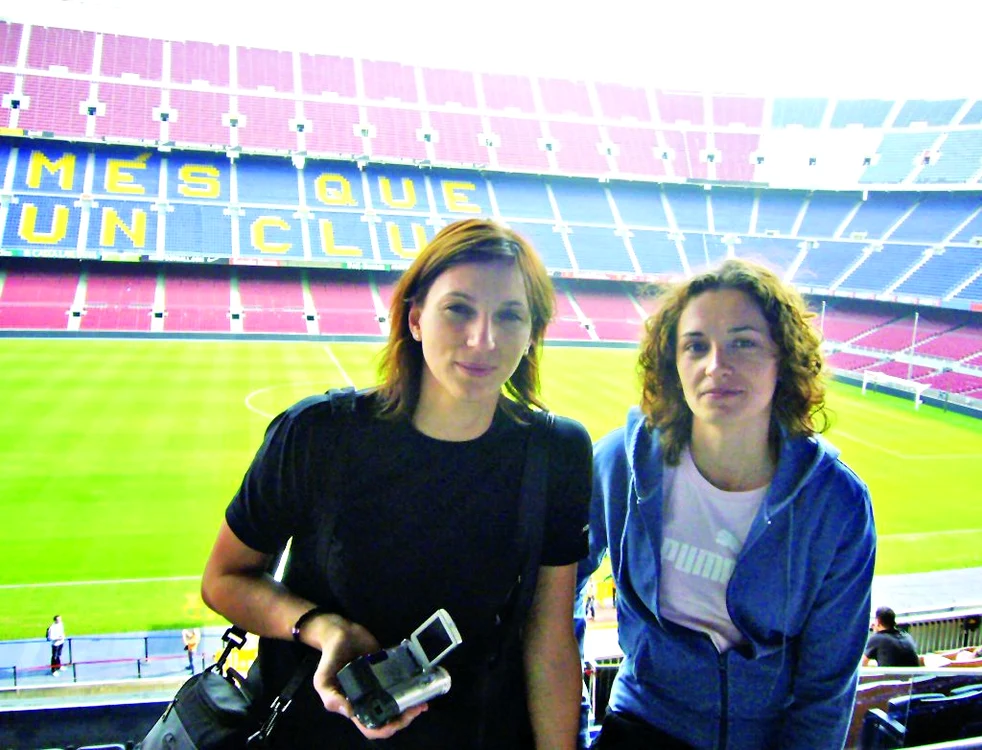Tivadar (stânga), în vizită pe stadionul Camp Nou