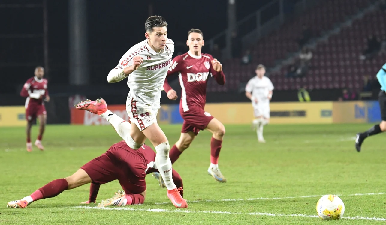 Rapid (alb) și-a luat „adio” de la Cupa României (FOTO: Sportpictures)