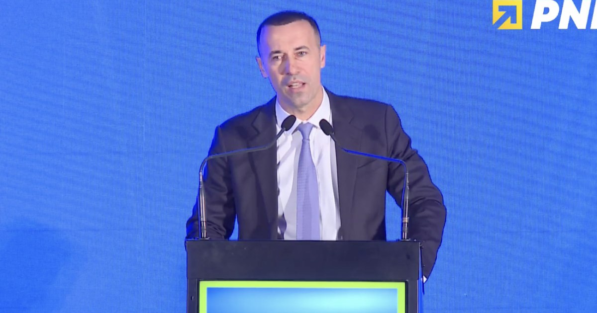 Iulian Dumitrescu renunță la funcţia de președinte în PNL.