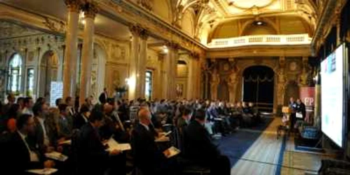 Organizatorii vor să extindă membrii