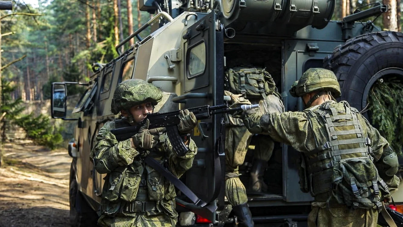 Ofițeri americani, vizită surpriză la exercițiile Zapad-2025 din Belarus FOTO: EPA-EFE