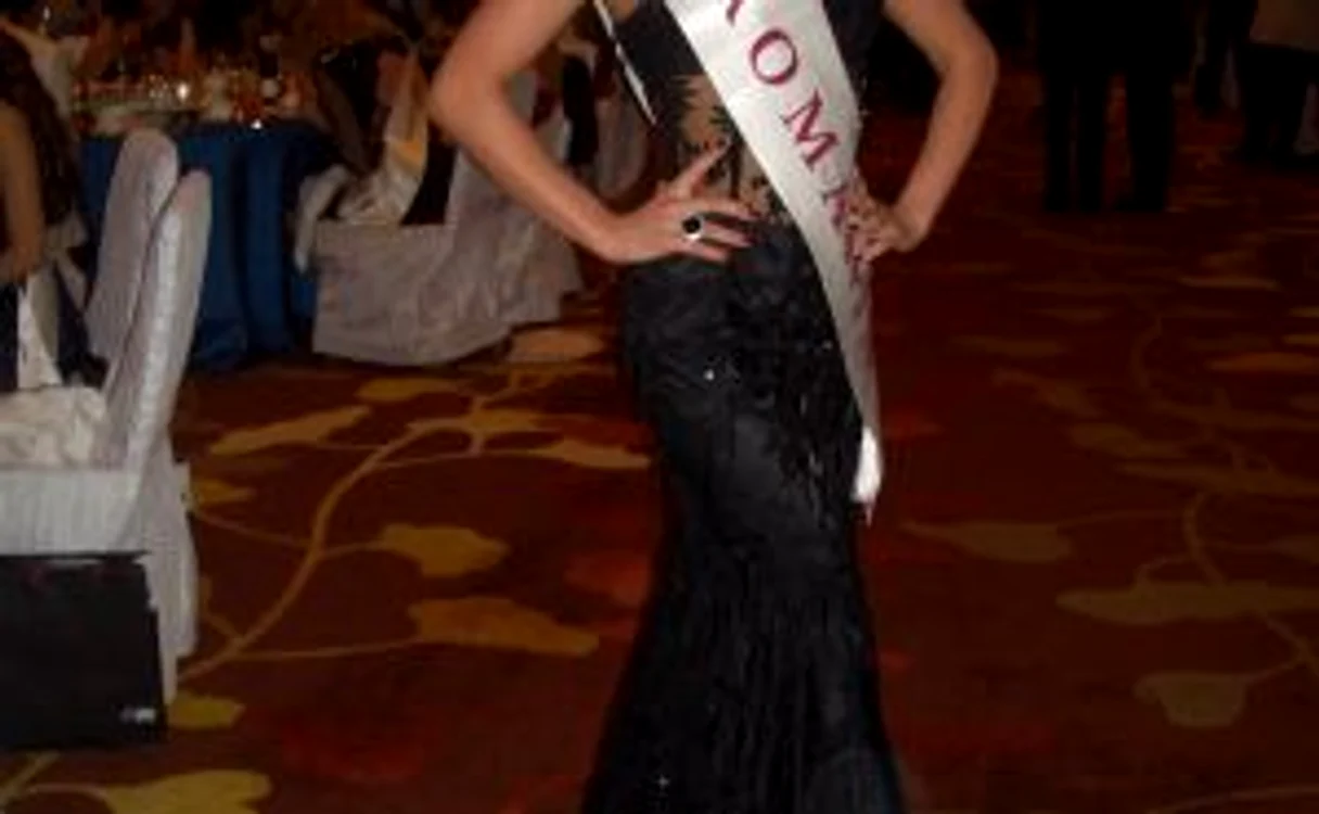  Roxana Rus s-a clasat în top 10 la concursul „Bride of The World" din Singapore.