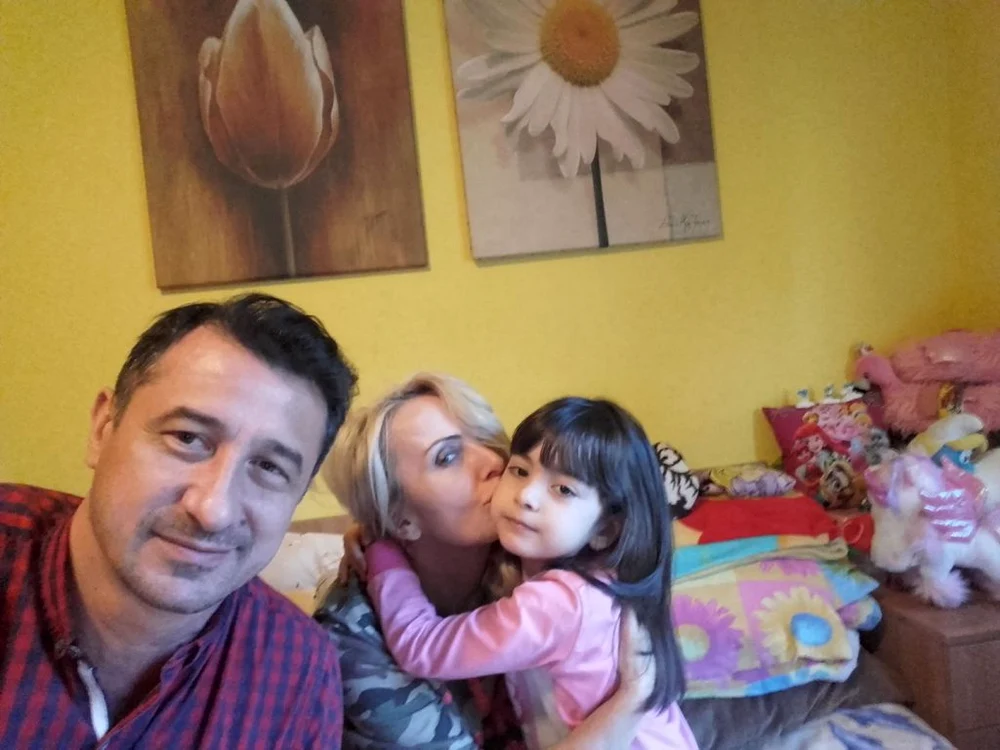 
    Daniela Gyorfi, George Tal și fiica lor, Mariafoto: Facebook  