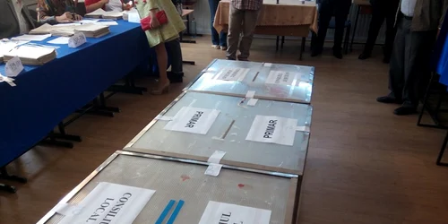 Buletine vot Suceava. FOTO Danut Zuzeac