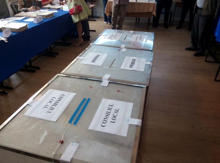 Buletine de vot din Braşov ajunse rătăcite într-o comună din Suceava. FOTO Dănuţ Zuzeac