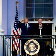 Donald Trump si Dana White, la evenimentul UFC de la Casa Alba foto Casa Alba png