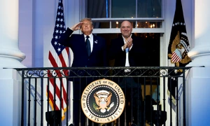 Donald Trump si Dana White, la evenimentul UFC de la Casa Alba foto Casa Alba png