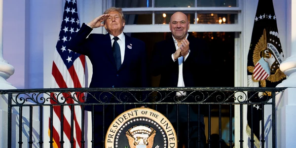 Donald Trump si Dana White, la evenimentul UFC de la Casa Alba foto Casa Alba png