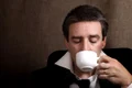 barbat ceasca ceai cafea 12 30 2009 2 35 02 pm jpeg