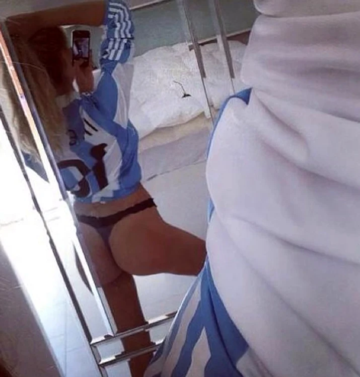 
    Charlotte Caniggia, într-o postură provocatoare  