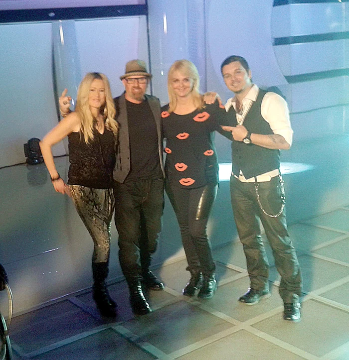 
    Simpaticii suedezi,  alături de Iuliana  Marciuc,  producătoarea  Eurovisionului  