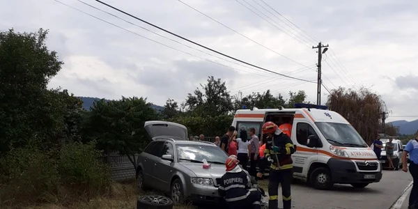 Accident cu cinci victime pe un drum judeţean din Tomşani - Vâlcea Foto ISU Vâlcea