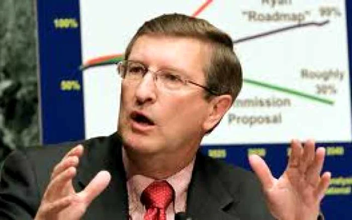 Kent Conrad, liderul Comisiei pentru Buget a Senatului, consideră propunerea drept „o încercare de a rostogoli mingea problemelor”