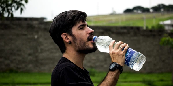 PAG 11 MAIN GALAȚI Apa la PET lăsată la soare poate deveni periculoasă 2 FOTO pexels com jpg