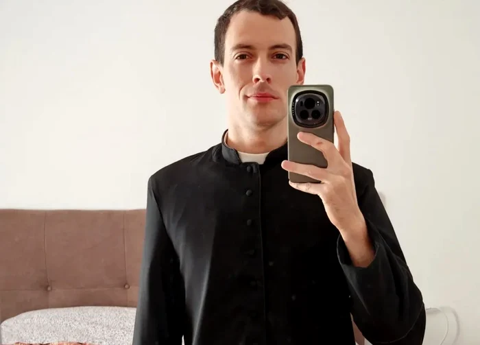 Arma secretă a Vaticanului în era digitală pentru a atrage noi credincioși: „preoți carismatici” activi pe Instagram, TikTok și Facebook
