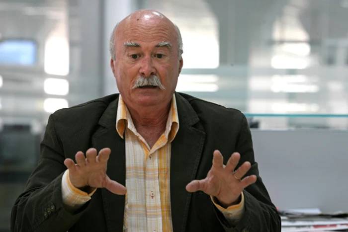 
    Tudor Gheorghe a povestit cât de afectată i-a fost copilăria din cauza faptului că tatăl său a făcut pușcăriefoto: Adevărul  