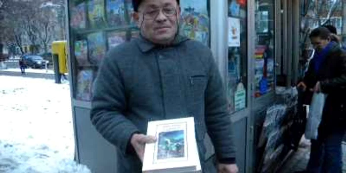 Alexandru va dărui colecţia Jules Verne copiilor şi nepoţilor