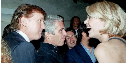 Donald Trump și Jeffrey Epstein, fotografie găsită in proprietatea lui Jeffrey Epstein FOTO oversightdemocrats house gov JPG