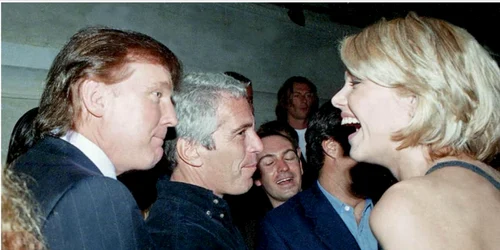 Donald Trump și Jeffrey Epstein, fotografie găsită in proprietatea lui Jeffrey Epstein FOTO oversightdemocrats house gov JPG
