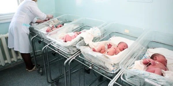 Copii la maternitate