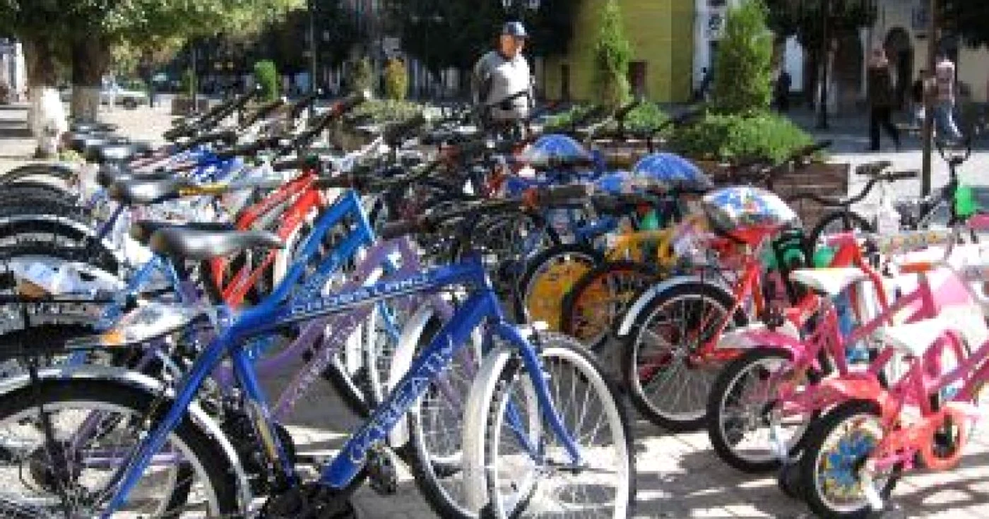 Bistriţa: Expoziţie de biciclete pe Pietonal - Adevărul la minut