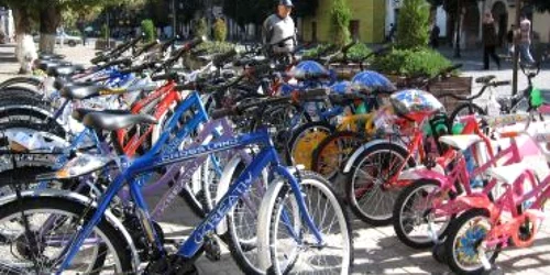 Bistriţa: Expoziţie de biciclete pe Pietonal - Adevărul la minut