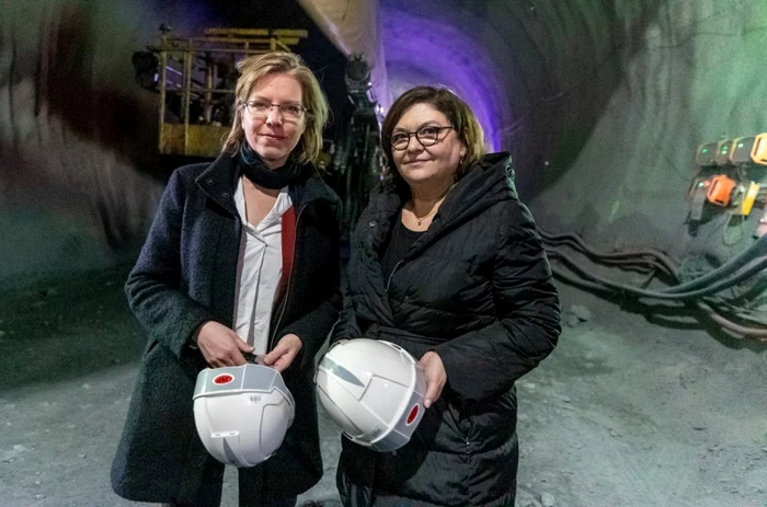 Ministrul austriac al Transporturilor Leonore Gewessler şi comisarul european pentru Transporturi Adina Vălean în vizită la Tunelul Brenner FOTO JAKOB GRUBER / APA / AFP