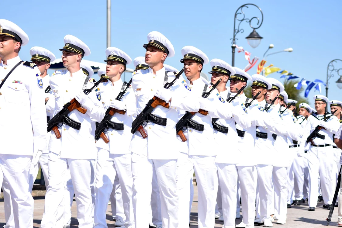
    Astăzi, 15 august, este Ziua Marinei. La mulți ani, dragi marinari!Foto: Forțele Navale Române  