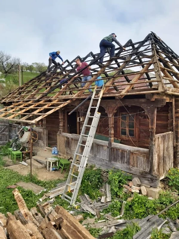 A cumparat o casa din Maramures. Foto Facebook Mihai Hossu