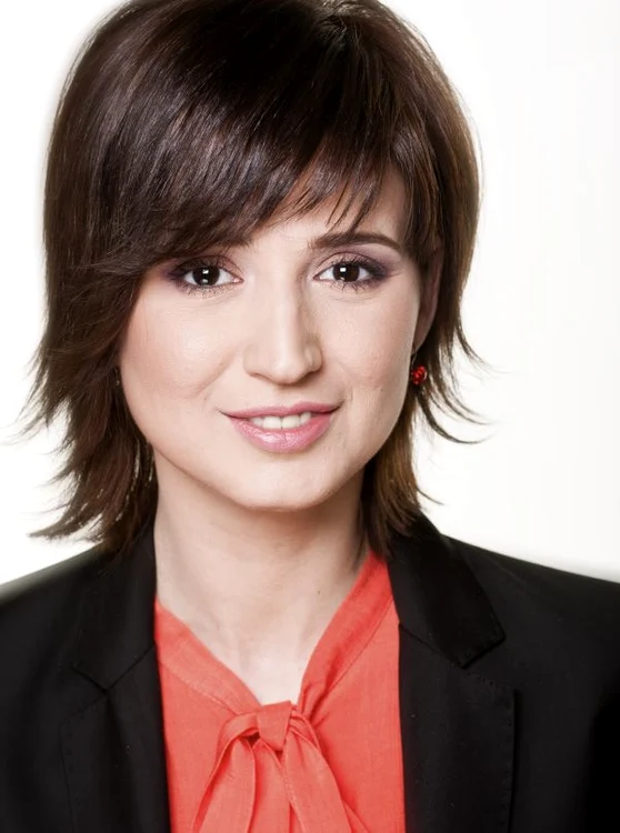 Sanda Nicola s-a consacrat ca prezentatoare de ştiri la Antena 1.