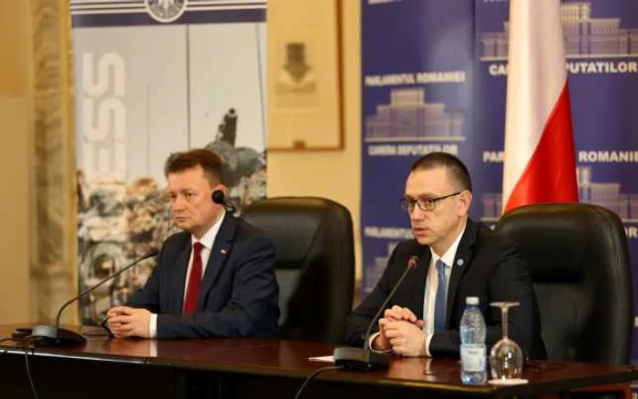 Mihai Fifor şi Mariusz Blaszczak au avut o coferinţă de presă comună FOTO MApN