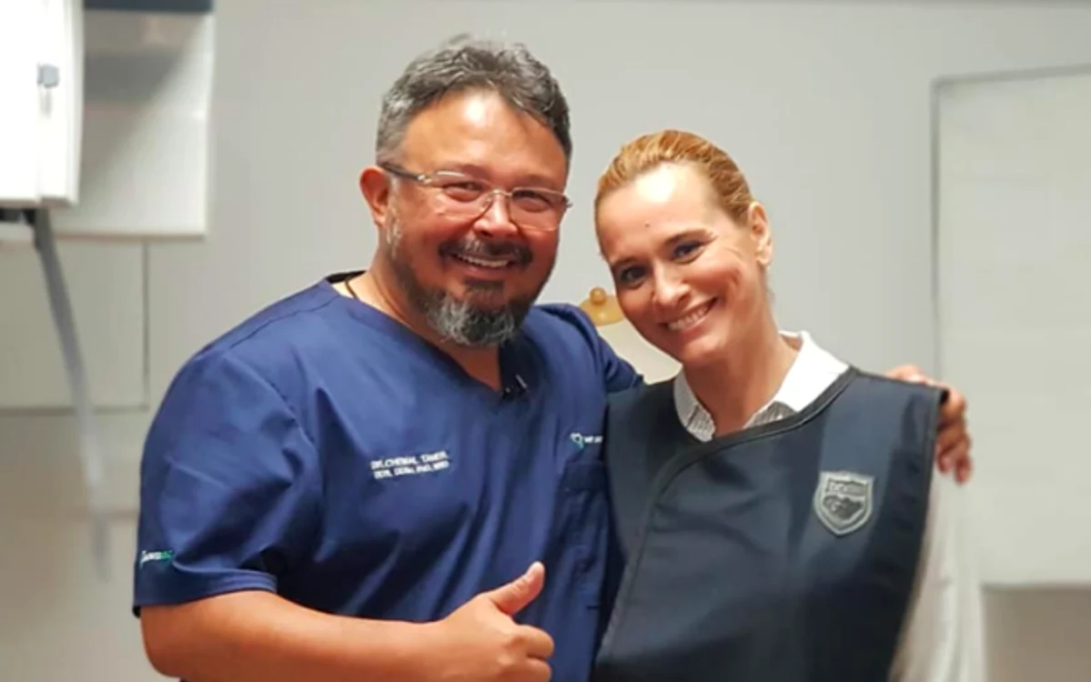 
    Dr. Chemal Taner cu familia şi cu soţii Andreea Esca - Alexandre Eramfoto: Facebook  