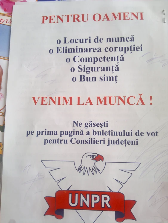 Rupeţi fălcile căpuşelor! jpeg