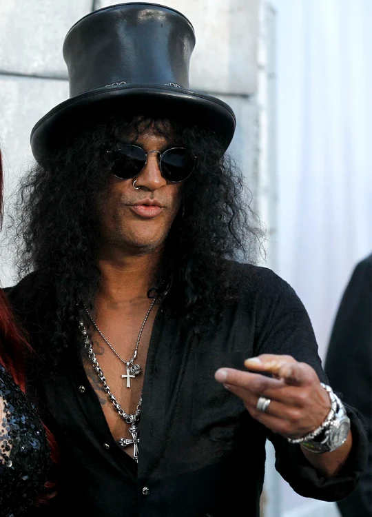 
    Slash şi-a lansat în aprilie 2010 primul său album soloSursa foto Click!  