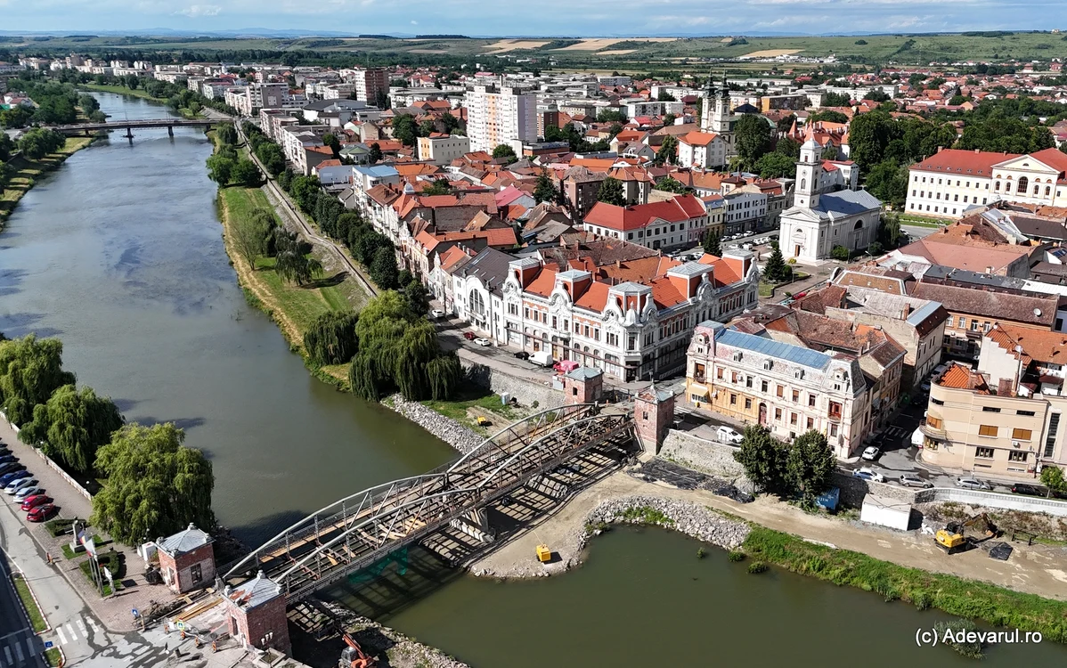 Podul peste Timiș.  Foto: Daniel Guță. ADEVĂRUL