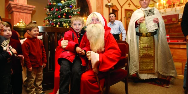 Aseară, la biserica armenească micuţii l-au întâmpinat pe Moş Crăciun