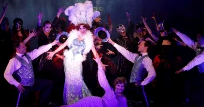 Imagine din spectacolul teatrului muzical gălăţean