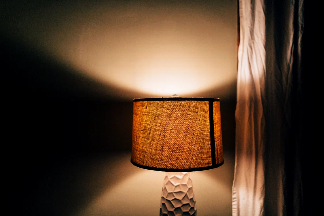 Lampa de veghe în timp ce dormim ne afectează sănătatea inimii