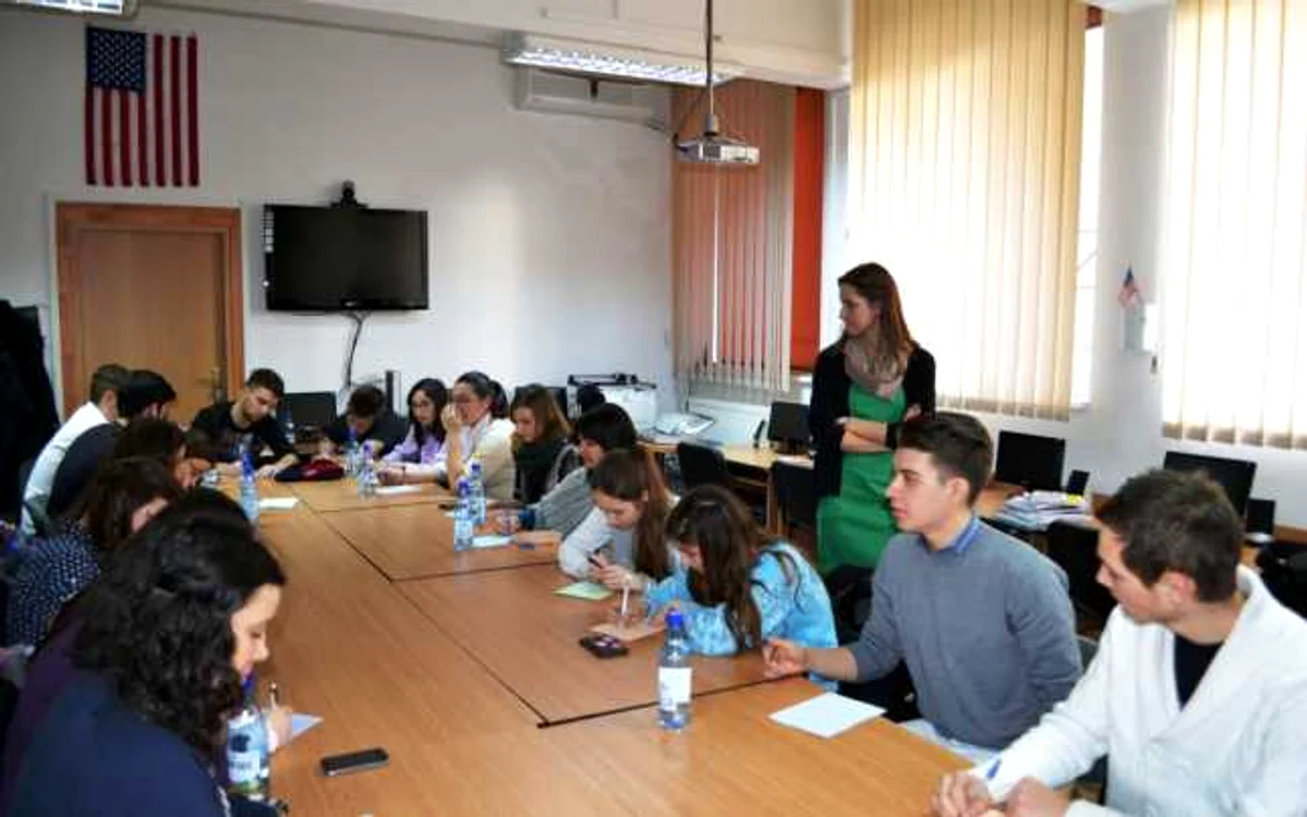 Conferinţe susţinute de profesorul american Erika Schultes, la CCD Bacău