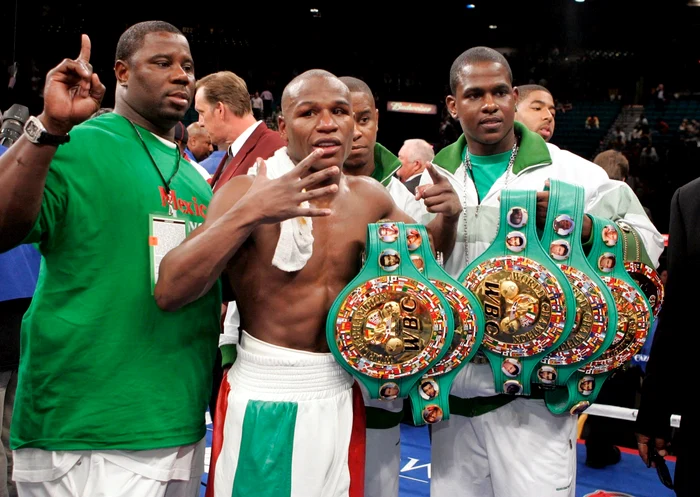 Oscar De La Hoya umnple orice sală din lume atunci când boxează