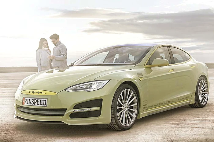 Automobilul se face sufragerie în  care te uiţi la filme, în timp ce „zboară” cu 120 km pe oră fără şofer (Fotografii: guliver/ REXfeatures)