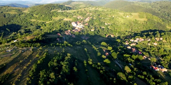 Ţinutul Pădurenilor. Dealurile Cerbălului. Imagini aeriene 