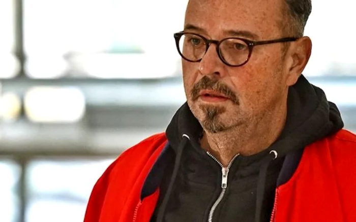 
    Ce-o fi în capul lor? Locuitorii sectorului 5 al Capitalei l-au ales pe Piedone primar, deși acesta este condamnat la 8 ani de închisoare cu executare în Dosarul Colectiv Sursa foto: Adevărul  