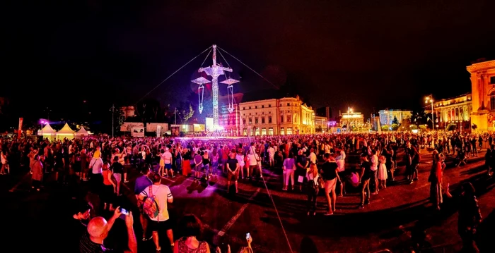 Festivalul Internaţional de Teatru de Stradă Bucureşti B-FIT in the Street! a adunat bucureştenii în centrul Capitalei FOTOGRAFII: Sorin Toma