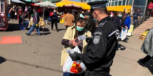 politisti locali masti cozonaci Galati 1